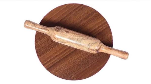 Wooden Chapathi maker with roller
